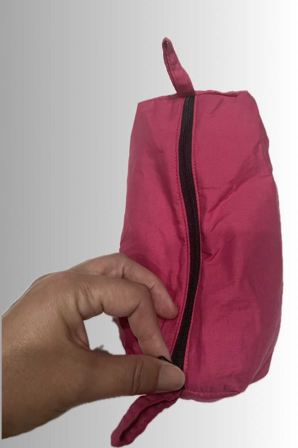 ZIPPERED MAKE-UP POUCH