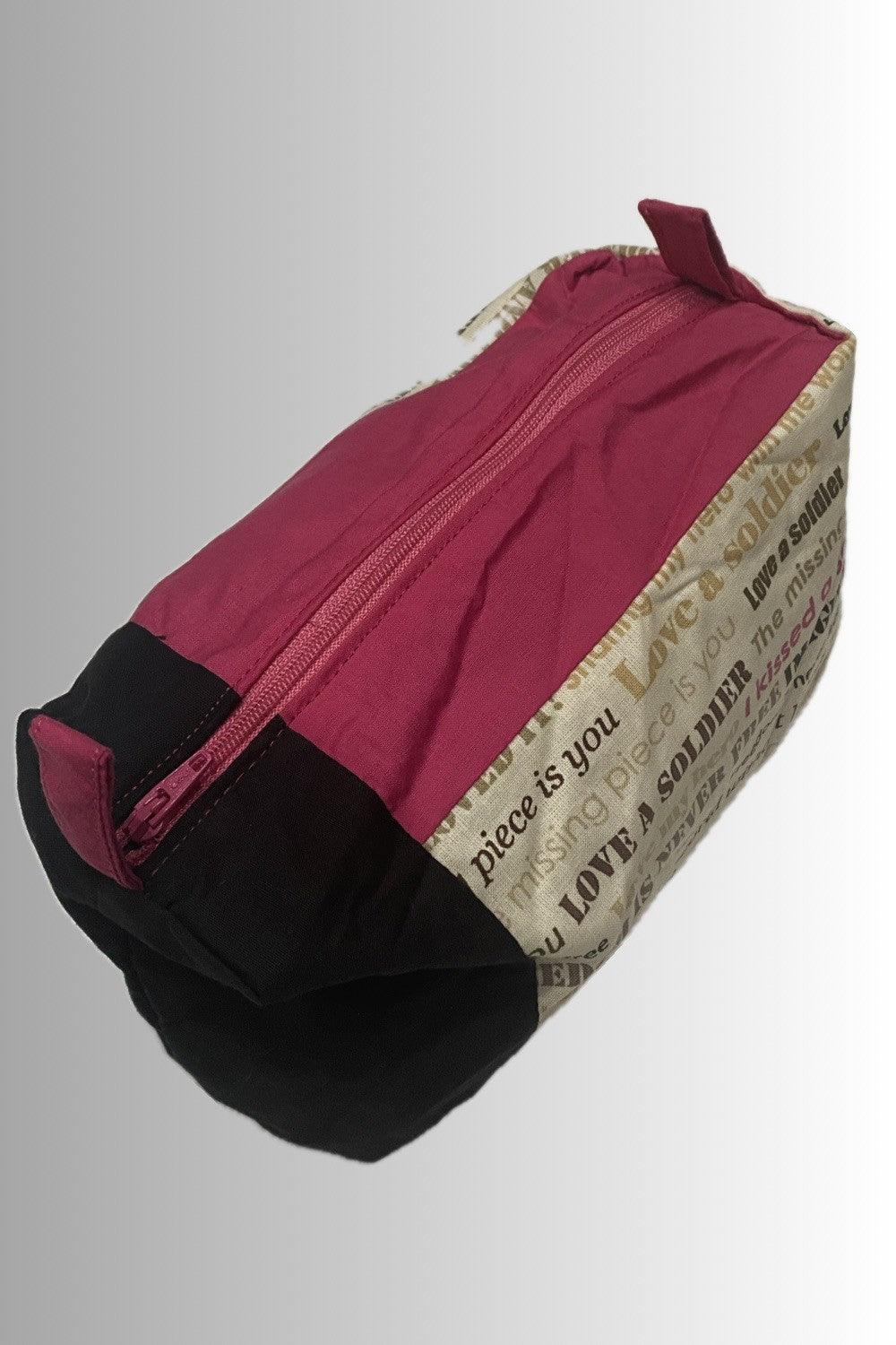 ZIPPERED MAKE-UP POUCH