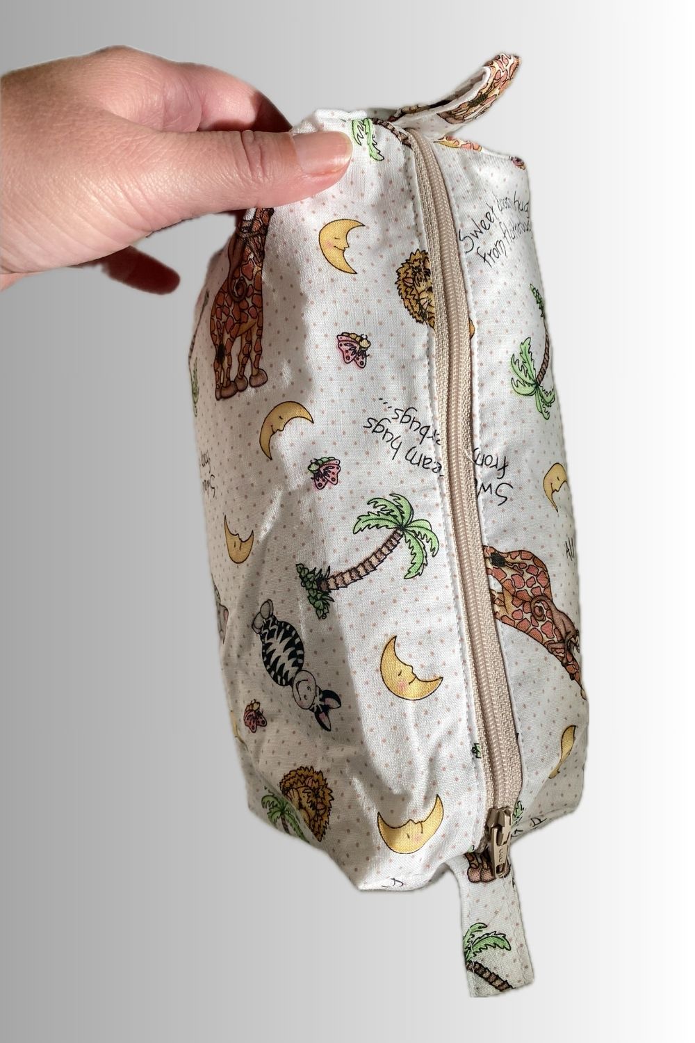 ZIPPERED MAKE-UP POUCH