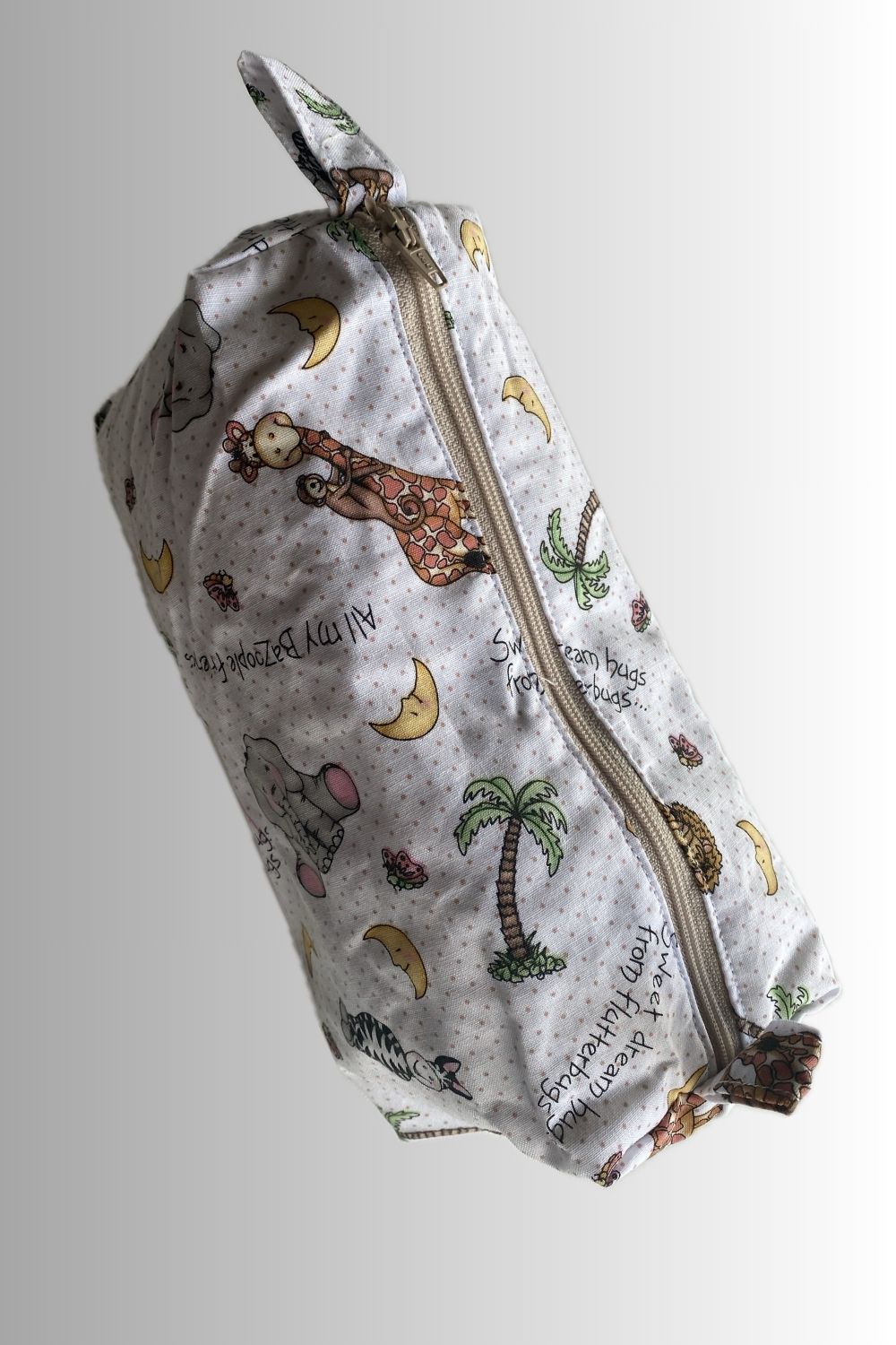 ZIPPERED MAKE-UP POUCH