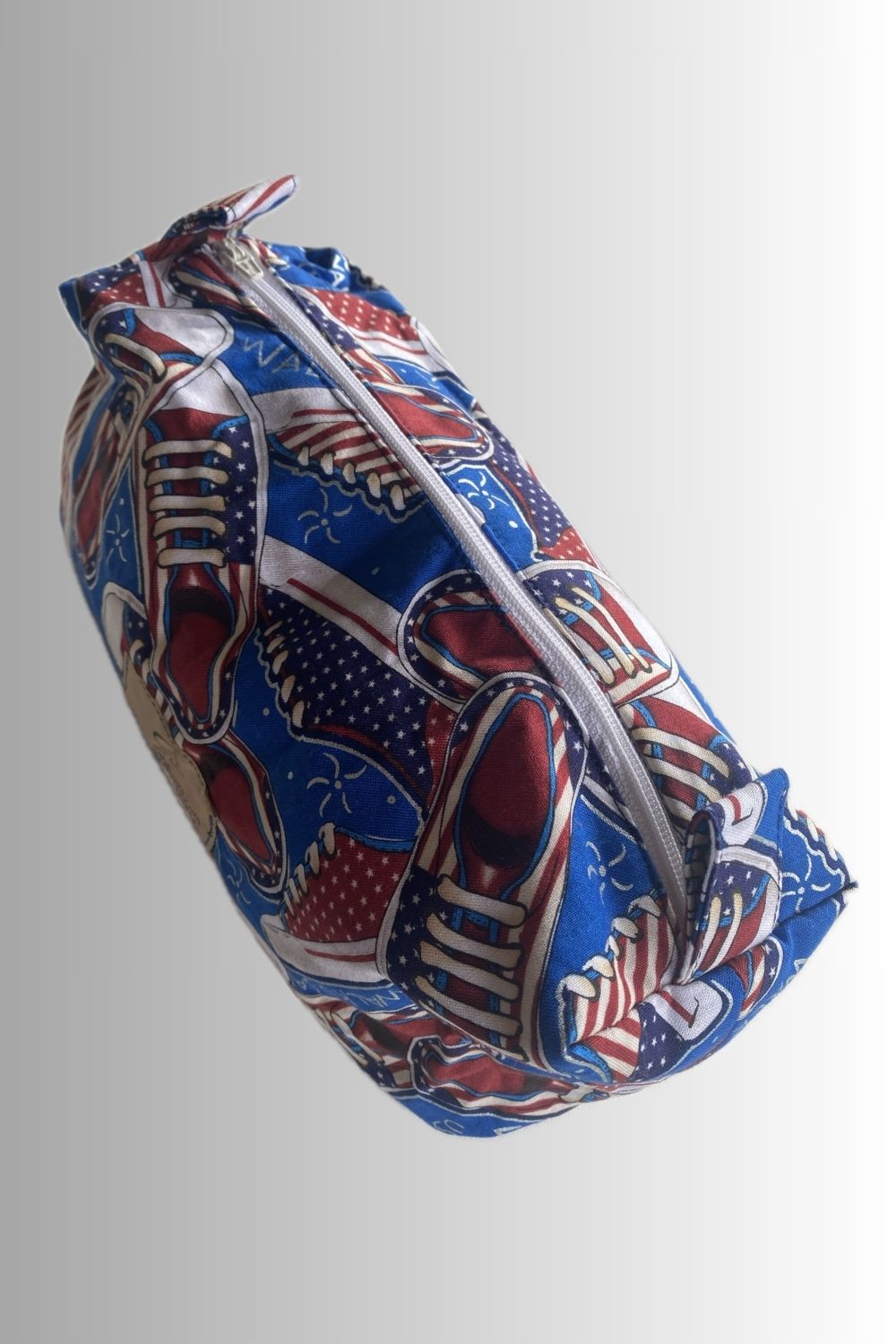 ZIPPERED MAKE-UP POUCH