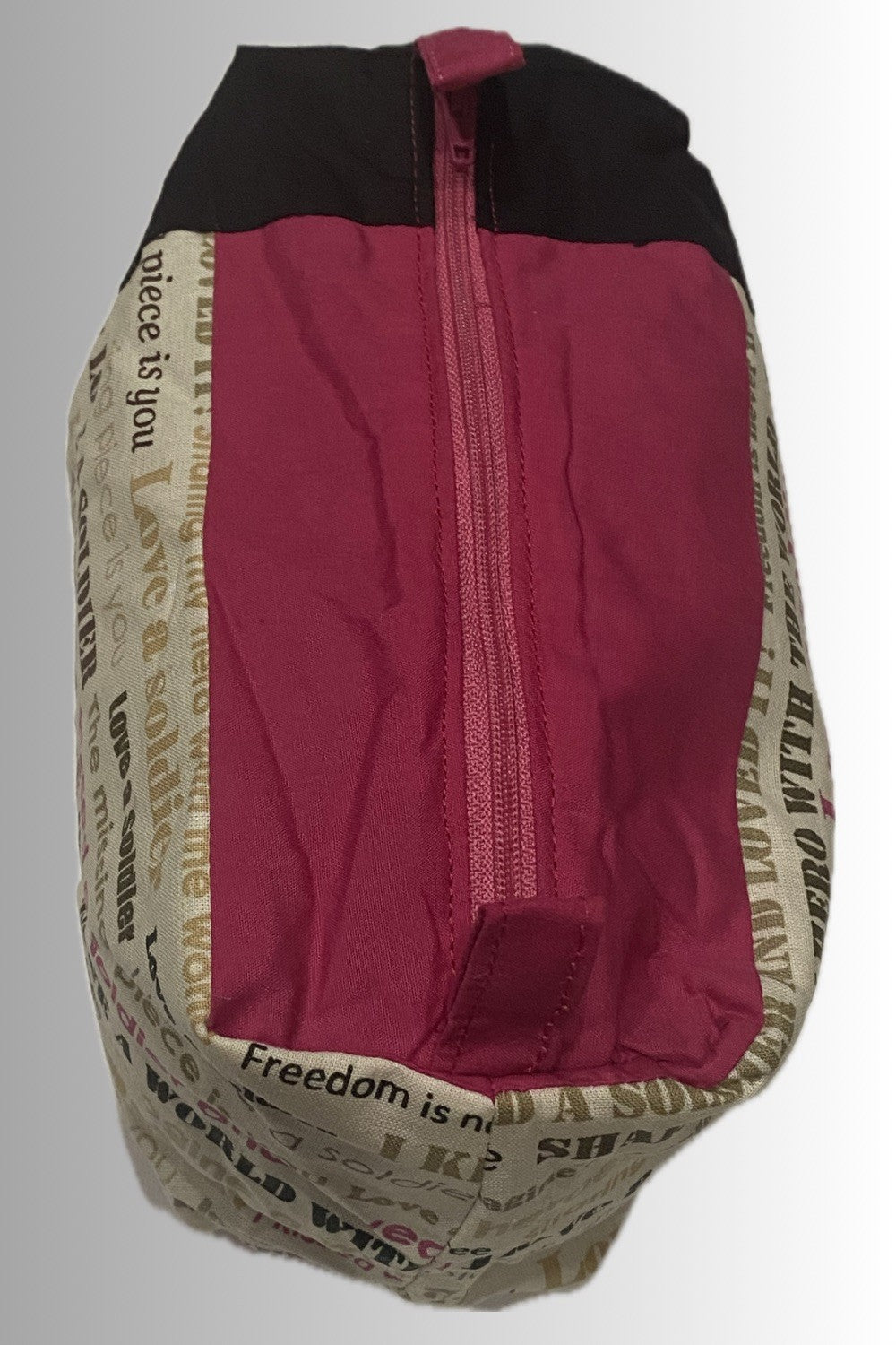 ZIPPERED MAKE-UP POUCH