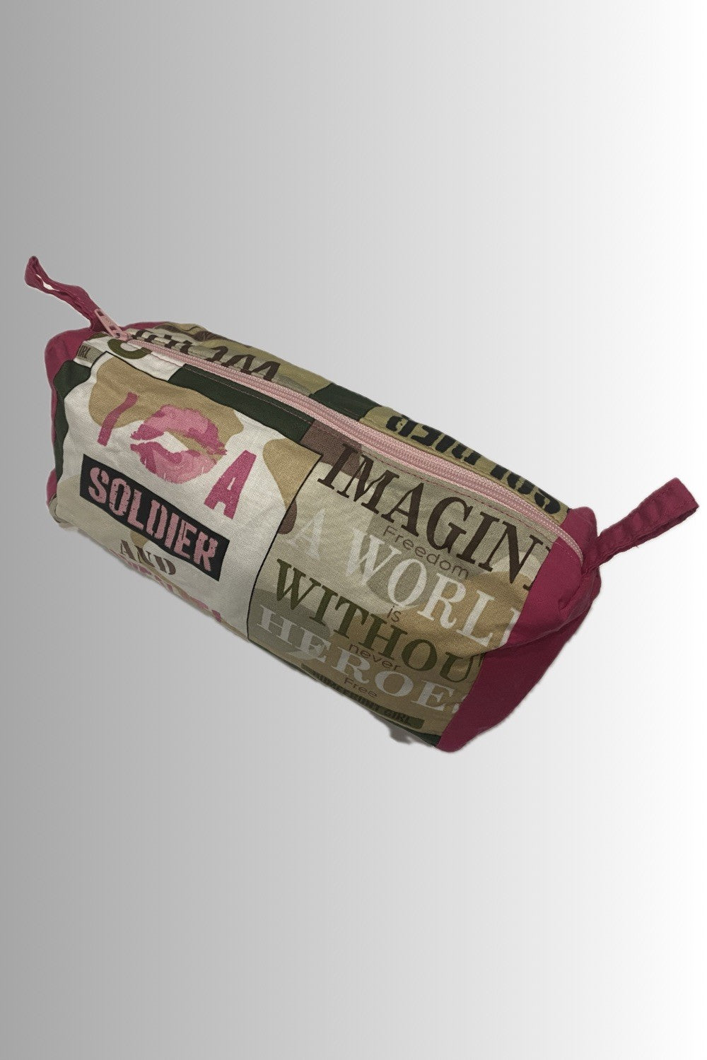ZIPPERED MAKE-UP POUCH