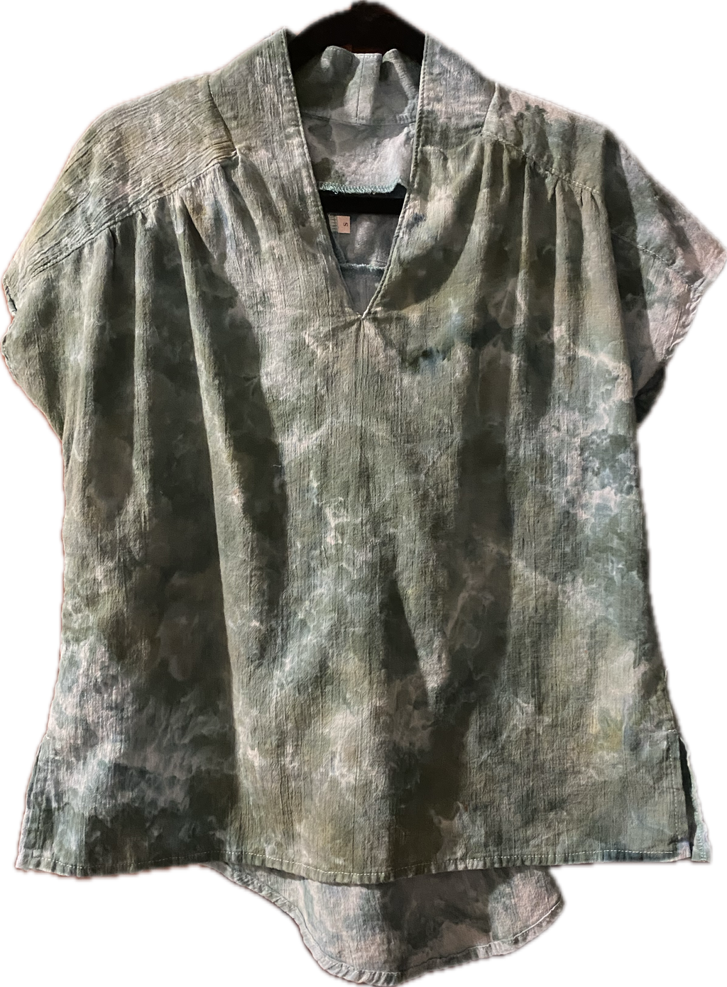 OCEAN HIGH COLLAR V-NECK BLOUSE