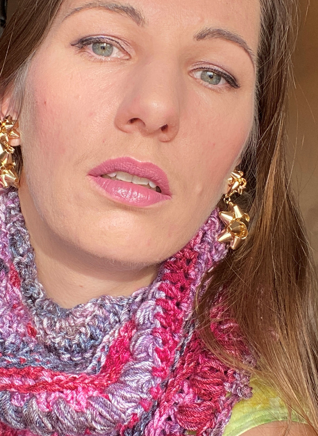 BERRY MIX TRIANGULAR CROCHET SHAWL